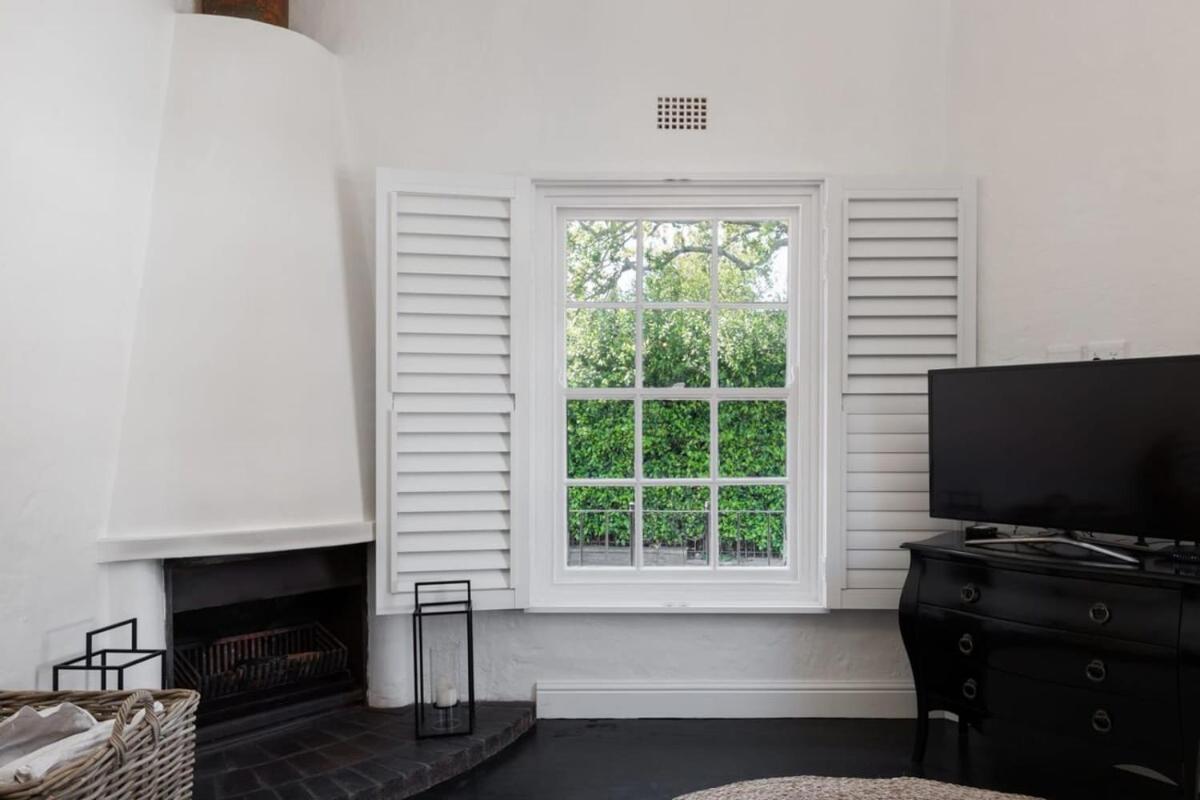 Ty-bach Cotttage Leafy Newlands Village Holiday home