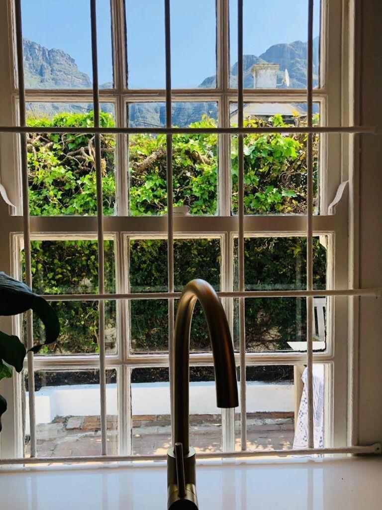 Holiday home Ty-bach Cotttage Leafy Newlands Village *